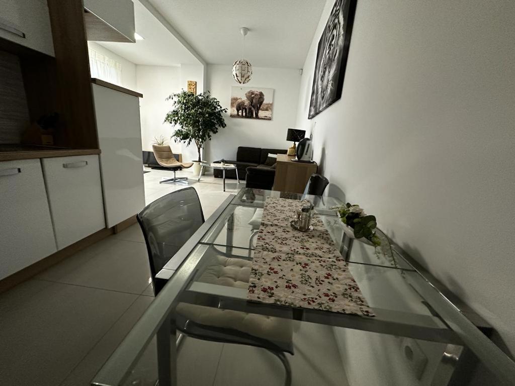 Apartman Lodenica ปิเอชตานี ภายนอก รูปภาพ