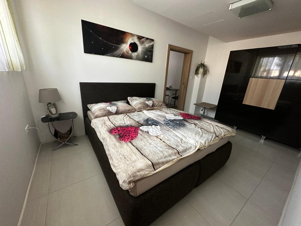 Apartman Lodenica ปิเอชตานี ภายนอก รูปภาพ