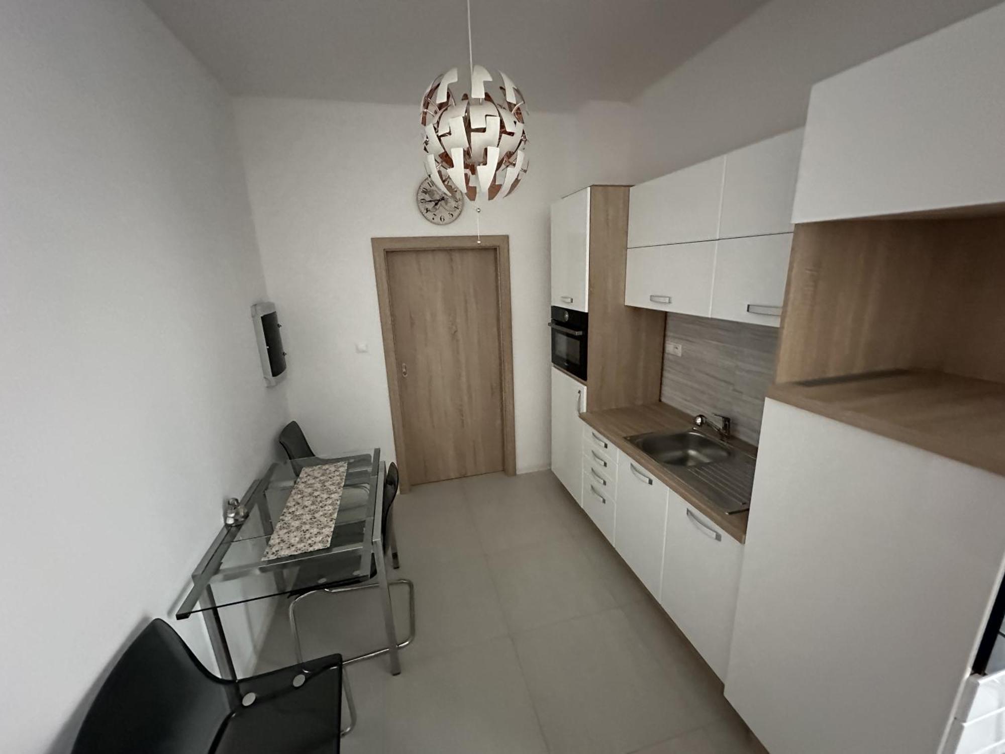 Apartman Lodenica ปิเอชตานี ภายนอก รูปภาพ